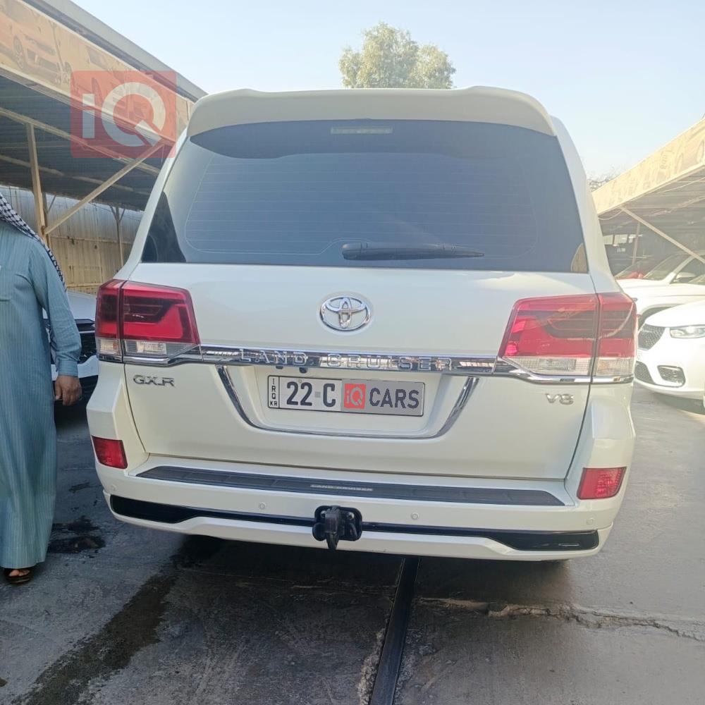 Toyota Land Cruiser